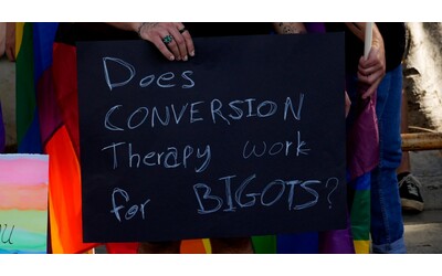La Scozia vuole vietare le “terapie di conversione”. La ministra: “Sono...