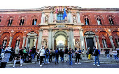 La Statale di Milano approva il congedo parentale universitario: i neo...