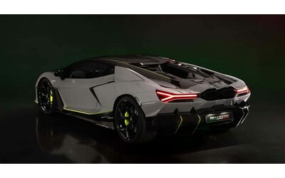 Lamborghini Revuelto, ecco la prima “Ad Personam” – FOTO
