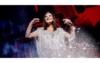 Laura Pausini in esclusiva a FQMagazine: “Condurre il Festival di Sanremo? Lo amo, ma a distanza. A Eurovision sarò a tifare Angelina Mango, ha cazzimma. Il mio tour negli Usa? Infinita soddisfazione”