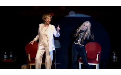 Letizia Moratti scatenata sulle note di Tina Turner: l’ex sindaca balla e canta insieme a Ivana Spagna