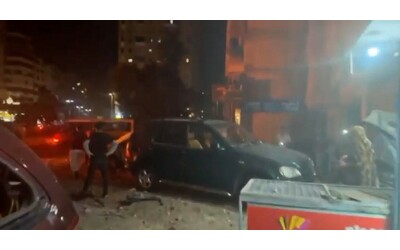 libano esplosione nel sud di beirut attacco mirato contro ufficio di hamas le immagini