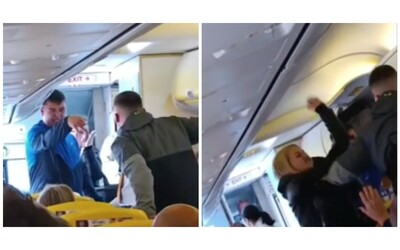 lite sul volo edimburgo tenerife schiaffi spintoni ed urla tra passeggeri fermate tre persone video