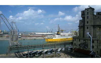 Livorno anticipa le restrizioni internazionali: nel porto le navi dovranno...