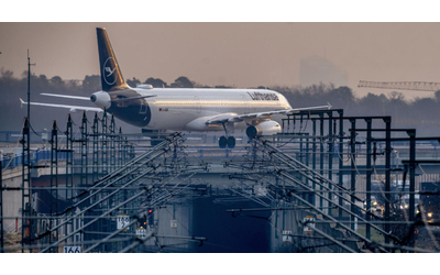 Lufthansa, utile raddoppiato nel 2023. “Ci attendiamo il via libera su Ita entro fine anno”. E poi attacca gli scioperi