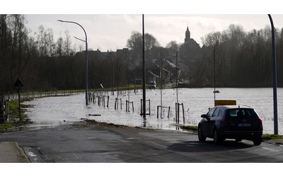 maltempo sei dispersi in francia a causa delle alluvioni nella regione del gard tra loro anche due bambini