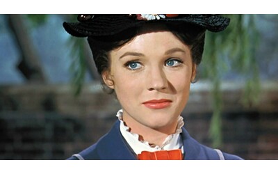 Mary Poppins non è più un film per tutti. Il Regno Unito lo vieta ai minori...