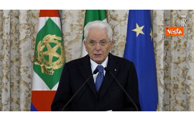 Mattarella: “Abbiamo il dovere di non arrenderci alla guerra e di non rinunciare alla tutela dei diritti umani”