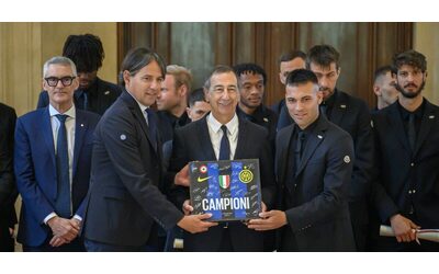 Milano, il sindaco Sala consegna l’Ambrogino d’Oro all’Inter: “Mi identifico in Inzaghi, come me deve saper gestire le critiche”
