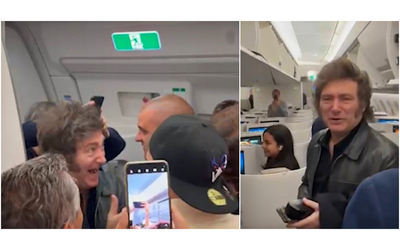 Milei sul volo di linea Roma-Buenos Aires acclamato dai passeggeri: “Papa Francesco? Mi ha perdonato” – Video