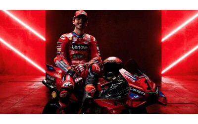 MotoGp, ecco la nuova Ducati Desmosedici GP24. E Bagnaia avverte Marquez: “Abbiamo una bella scimmia” – FOTO