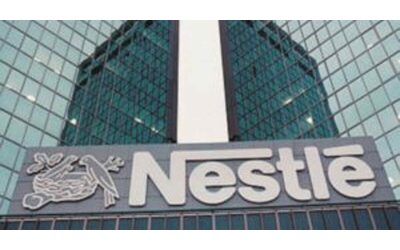 “Nestlé aggiunge zucchero negli alimenti per bambini venduti nei Paesi in via di sviluppo. Per renderli dipendenti”