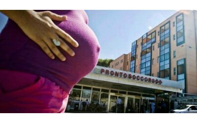 non ruba abbastanza donna incinta all ottavo mese aggredita in metro dai tre uomini necessario parto d urgenza