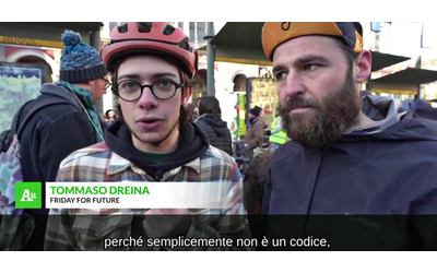 “Nuovo codice della strada? Grave passo indietro, ci saranno più incidenti”: presidi di protesta in 40 città italiane. Le voci da Torino