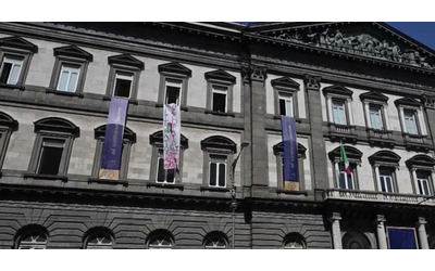 Occupato il rettorato dell’Università di Napoli, la protesta con gli striscioni: “Stop al...