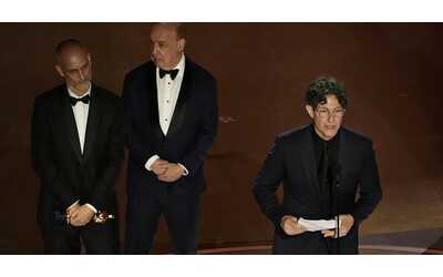 Oltre mille artisti e creativi ebrei di Hollywood contro il discorso di Glazer agli Oscar 2024: “No all’equivalenza tra nazismo e Israele”