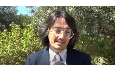 “Ora gli scrocco questa cosa”: così parlava il deputato regionale siciliano Safina. Le accuse: “A lui 50mila euro per informazioni sui bandi”