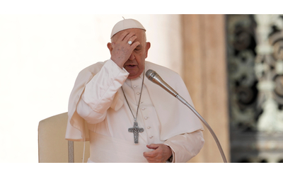 Papa Francesco non legge l’omelia alla messa delle Palme: il pontefice rimane in silenzio
