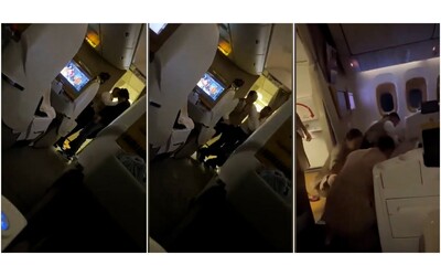 passeggero ubriaco diventa violento sul volo da dubai a islamabad assistenti di volo costretti ad immobilizzarlo video
