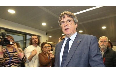 Primo guaio per il governo Sànchez, giudice chiede alla Corte Suprema di indagare su Puigdemont. L’accusa è di terrorismo