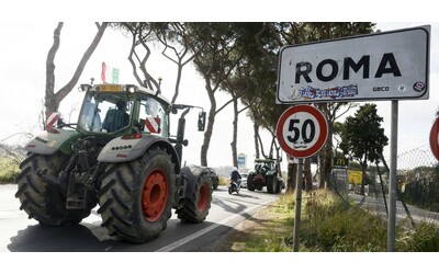 protesta dei trattori a roma l avvertimento al governo se lollobrigida non ci riceve entreremo nella capitale