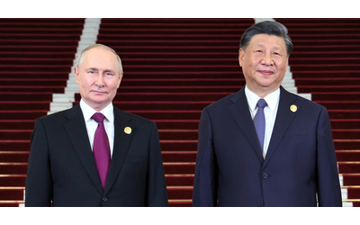 Putin e Xi Jinping insieme contro gli Stati Uniti: “Respingere la pressione militare e politica di Washington”