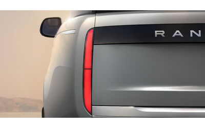 Range Rover Electric, aperti i preordini dello sport utility di lusso 100%...