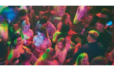 roma aggredite in discoteca con un oggetto appuntito due ragazze di 21 e 23 anni dimesse con prognosi di 14 giorni