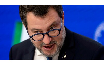Salvini pedagogista vuole un tetto agli alunni stranieri: la paura...