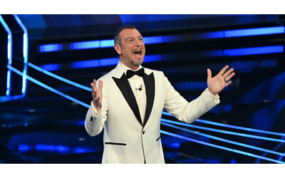 Sanremo 2024, la diretta della prima serata: Marco Mengoni co-conduttore, le esibizioni di tutti e 30 i cantanti in gara – FOTO