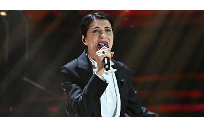 Sanremo 2024, la performance di Giorgia scatena i social: “Ha fatto i buchi al microfono”. E il meme sull'”artista disperato che deve esibirsi dopo di lei” diventa virale