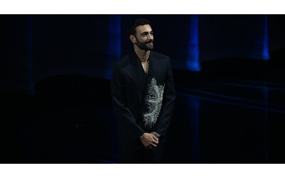 Sanremo 2024, le pagelle ai look della prima serata: Marco Mengoni da 10 e lode – FOTO