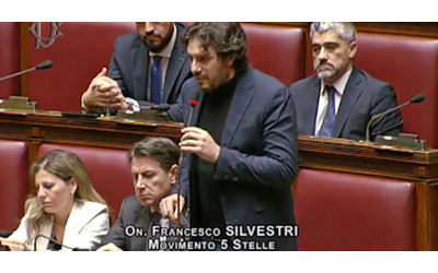 Silvestri (M5s) a Crosetto: “Ci sono due guerre ma il ministro della Difesa...
