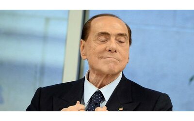 Silvio Berlusconi avrà un francobollo commemorativo, ok del Cdm. L’appello a Mattarella: “Diseducativo, non lo autorizzi”