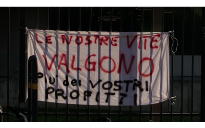 Strage di Viareggio, a Firenze il presidio davanti al palazzo di giustizia di...