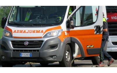 Taranto, scontro frontale tra due auto sulla Statale 100: tre morti e tre feriti