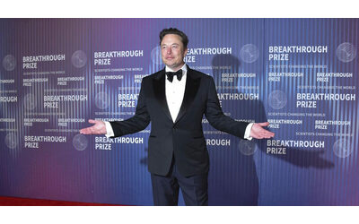 Tesla licenzia 14mila persone. “Dobbiamo risparmiare ogni centesimo”, dice il manager da 52 milioni di dollari