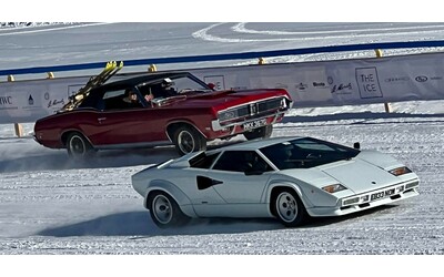 The I.C.E., torna lo spettacolo delle auto storiche sul lago ghiacciato di St. Moritz