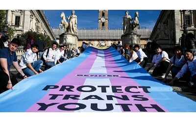 transgender 321 persone uccise nel mondo in un anno italia in testa in europa per numero di crimini arcigay servono nuove norme