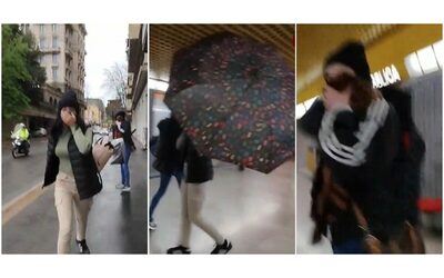 Troupe di ‘Striscia’ insegue le borseggiatrici nella metro di Milano, loro s’infuriano e sferrano ombrellate: “Vattene via, non posso derubare nessuno qui”