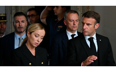 Truppe Nato in Ucraina, Meloni contro Macron: ‘Non condivido le sue parole. Si deve essere muscolari nei fatti, non negli atteggiamenti’