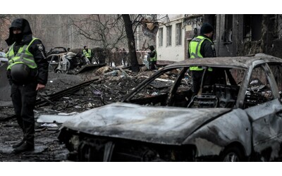 ucraina kiev di nuovo obiettivo degli attacchi russi 53 feriti dopo un bombardamento danneggiato un asilo