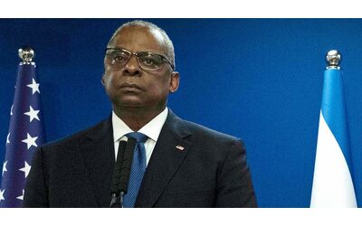 Usa, Austin al Congresso: “Non ci sono prove di un genocidio a Gaza”. Contestato dai manifestanti