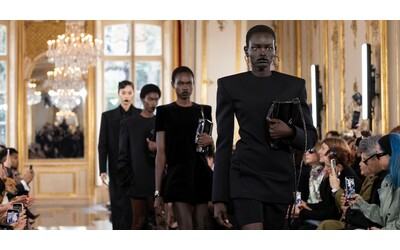 Valentino Le Noir, a Parigi sfila il potere del nero. Pierpaolo Piccioli:...