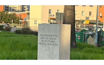 vandalizzata la statua dedicata al lavoro dei braccianti a latina la denuncia del giornalista e sociologo marco omizzolo
