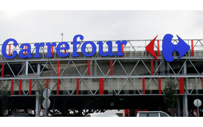 “Via Pepsi, Gatorade e patatine Dorito dagli scaffali”: la scelta di Carrefour dopo i rincari