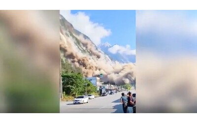 Violento terremoto a Taiwan, la scossa provoca una grossa frana a Hualien: le immagini
