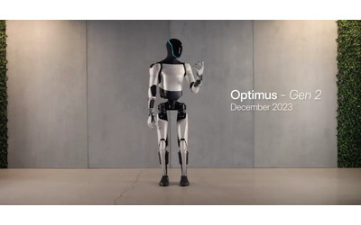 tesla presenta optimus gen 2 il suo robot umanoide di nuova generazione
