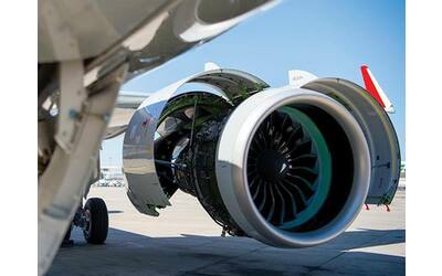 aerei consegnati in ritardo motori da riparare e manutenzione intasata in europa sono a rischio 400 mila voli