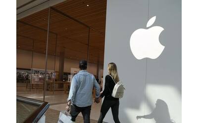 Apple, secondo downgrade in una settimana: l’iPhone manda in tilt Wall Street